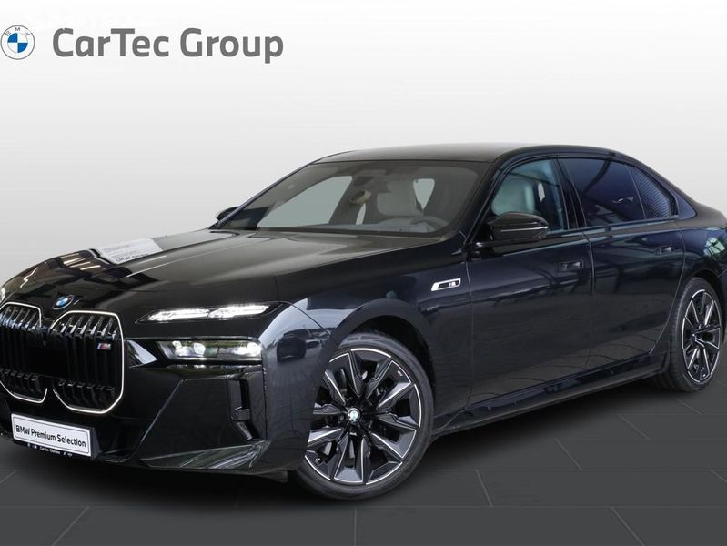 BMW i7, m70
